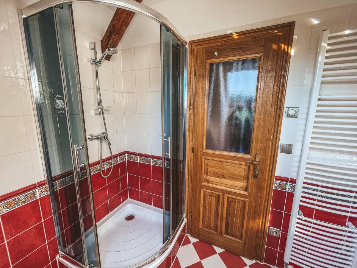 לוהקוביק Villa Emausy מראה חיצוני תמונה